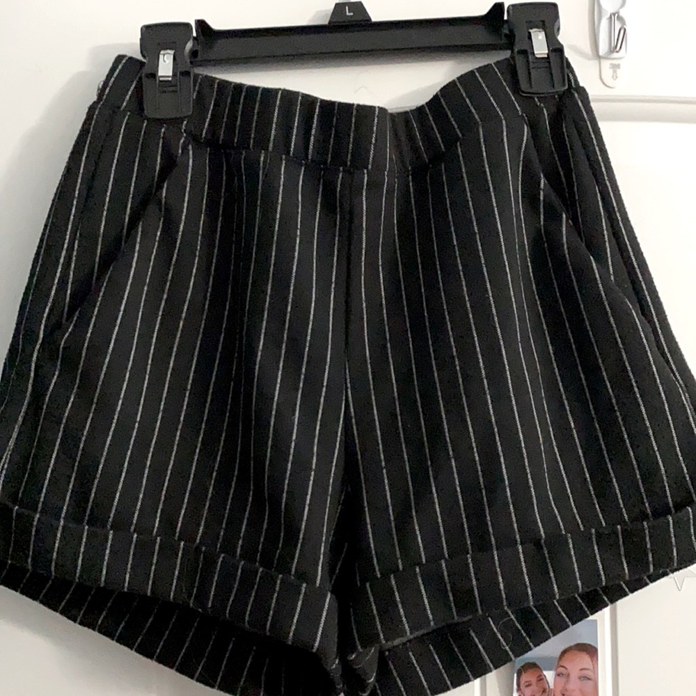 black and white striped shorts, stretchy, pockets